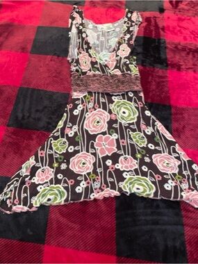 Floral Sleeveless Tank Top in Brown and Pink